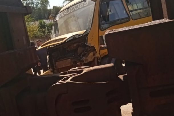 Cerca de 20 crian&ccedil;as estavam no &ocirc;nibus