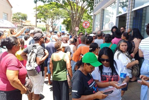 Manifestantes pedem uma an&aacute;lise dos impactos que ser&atilde;o causados
