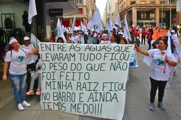 MAB e familiares das v&iacute;timas cobram repara&ccedil;&atilde;o
