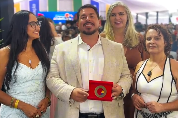 Selo premia cidades que se destacaram pela alfabetiza&ccedil;&atilde;o