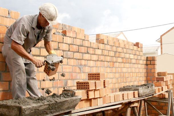 Entre as vagas, h&aacute; 30 oportunidades para Ajudante de Obras