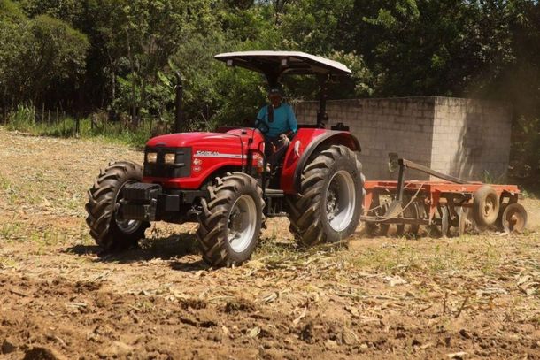 Mais de 25 implementos agr&iacute;colas est&atilde;o sendo incorporados &agrave; frota do munic&iacute;pio