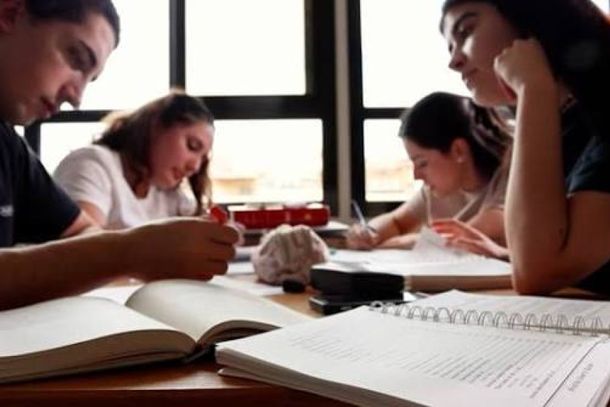 Projeto tem o objetivo de preparar os alunos para processos seletivos