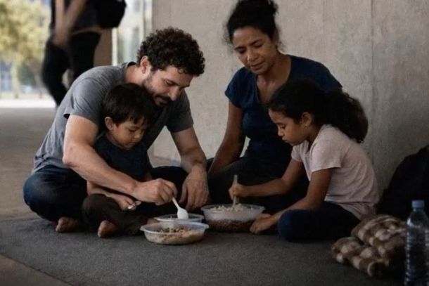 Campanha tem o slogan &ldquo;A rua n&atilde;o &eacute; escolha. O preconceito sim&rdquo;