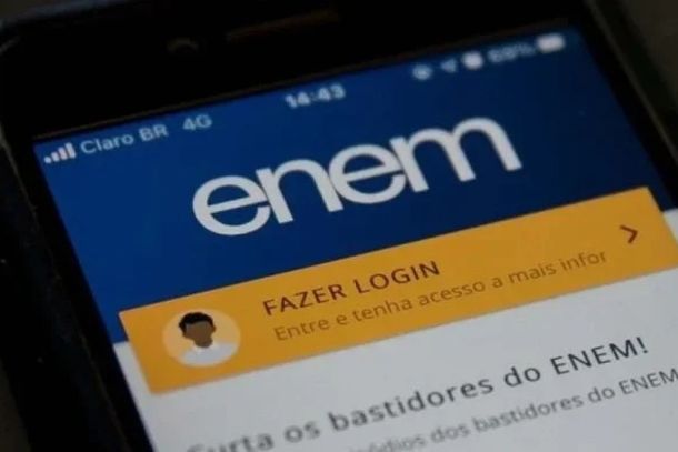 Sistema permite escolher o idioma e indicar o munic&iacute;pio da prova