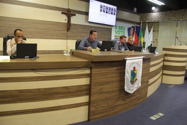 C&acirc;mara de Brusque aprova proposta que obriga prefeito a apresentar resultados da gest&atilde;o