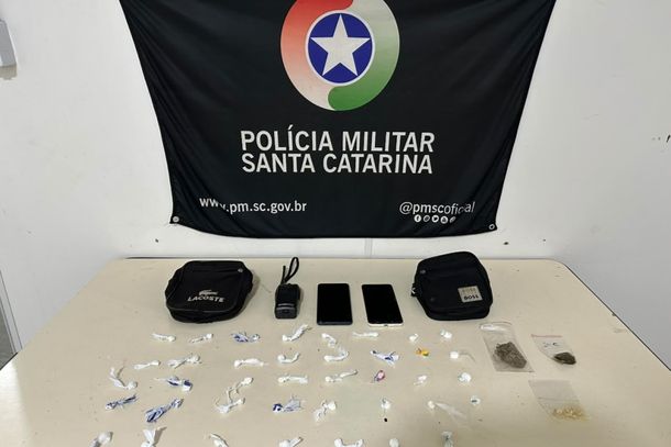 Adolescentes de 13 e 15 anos s&atilde;o apreendidos por suspeita de tr&aacute;fico de drogas em Blumenau