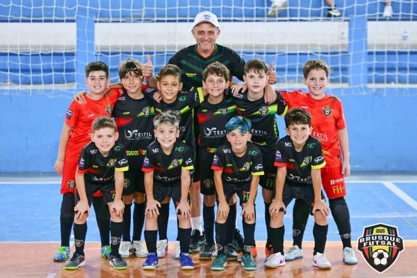 Brusque Futsal chega a oito finais e busca t&iacute;tulos em S&atilde;o Jo&atilde;o Batista e Canelinha