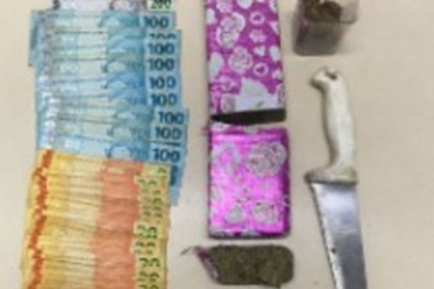 Homem que faria entrega de drogas em frente &agrave; Fenarreco &eacute; preso pela PM, em Brusque