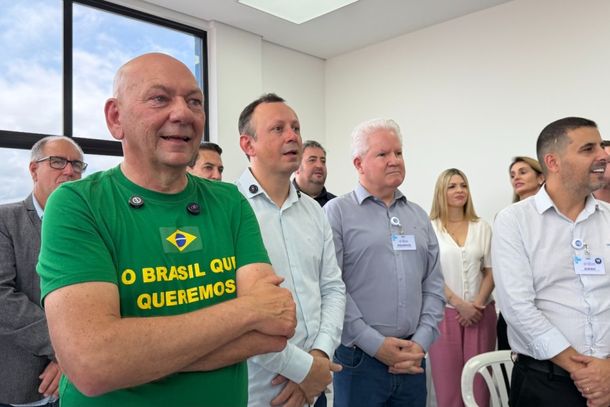 Luciano Hang mobiliza empres&aacute;rios e arrecada R$ 2,2 milh&otilde;es para UPA de Barra Velha