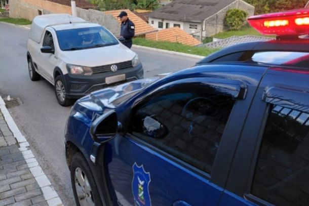 Rua de Brusque registra seis multas por dire&ccedil;&atilde;o na contram&atilde;o em apenas oito dias