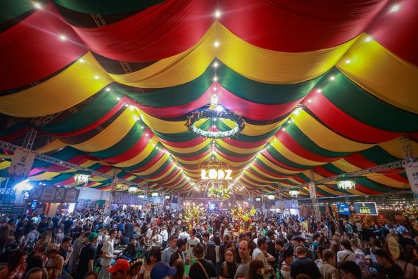 S&aacute;bado de Fenarreco &eacute; marcado por grande p&uacute;blico; pavilh&atilde;o superior abrir&aacute; neste domingo 