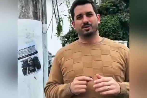 Vechi critica cartazes contra Fl&aacute;vio Bolsonaro e anuncia identifica&ccedil;&atilde;o de um envolvido
