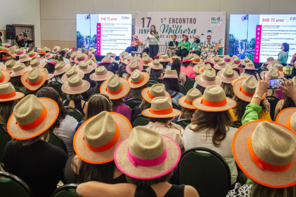 Edi&ccedil;&otilde;es anteriores do "Encontro Mulheres do Agro" 