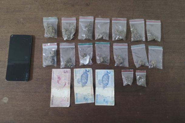 Materiais apreendidos durante a&ccedil;&atilde;o policial
