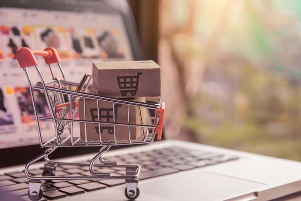 Compras pela internet pode ser muito perigosa e por isso as pessoas devem ficar atentas. 