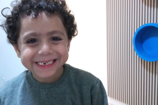 Theo tem apenas 5 anos e precisa da sua ajuda financeira para vencer mais esta batalha pela vida.