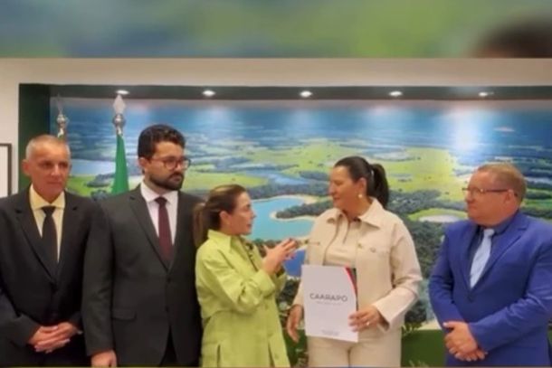 Senadora Soraya com a prefeita Lurdes ao centro, ladeadas pelos vereadores, Jo&atilde;o Paulo, Moacir e Pontinha