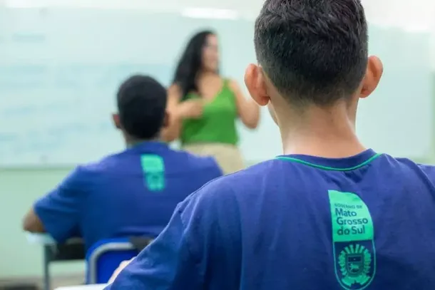 Alunos prestando aten&ccedil;&atilde;o na aula (Foto: Divulga&ccedil;&atilde;o/SED)