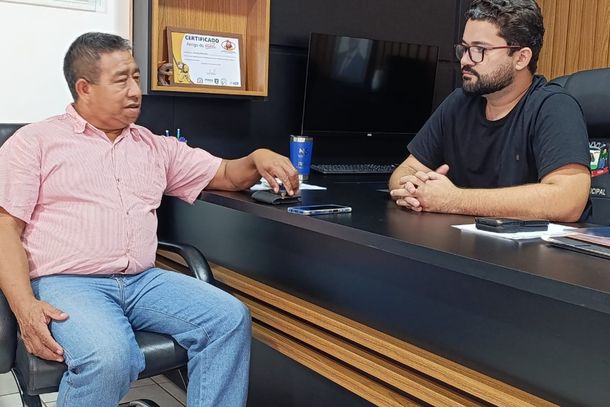 O presidente da C&acirc;mara ouviu atentamente a demanda, refor&ccedil;ando seu compromisso com as  pol&iacute;ticas p&uacute;blicas voltadas a comunidade ind&iacute;gena