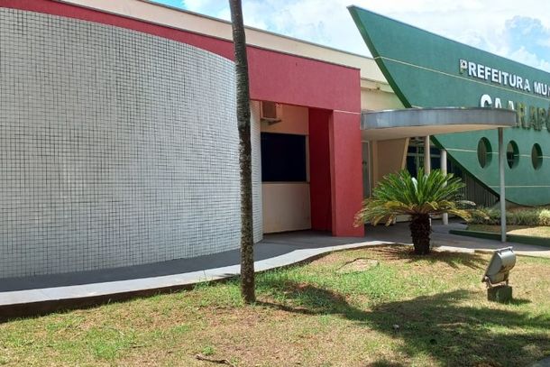 Fachada da prefeitura de Caarap&oacute;