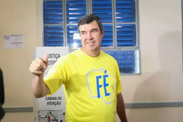 Eduardo Riedel logo ap&oacute;s votar no dia 30 de outubro de 2022, quando foi eleito governador (Foto: Campo Grande News/Arquivo)