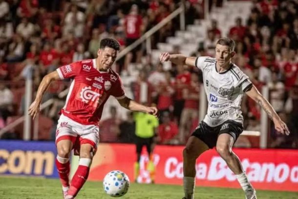 Na Copa do Brasil, jogo terminou empatado, com classifica&ccedil;&atilde;o do Vila Nova nos p&ecirc;naltis (Foto: Roberto Corr&ecirc;a/Vila Nova FC)