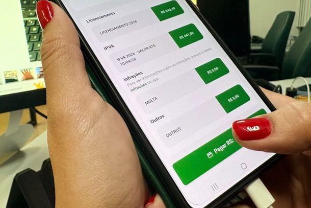 Contribuinte acessa servi&ccedil;os do Detran-MS por aplicativo (Foto: divulga&ccedil;&atilde;o)