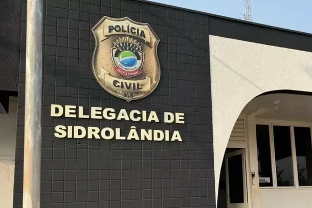 Fachada da Delegacia de Sidrol&acirc;ndia onde homens estavam (Foto: Divulga&ccedil;&atilde;o | PCMS)
