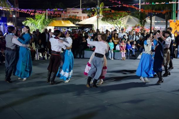 Apresenta&ccedil;&atilde;o cultural no Arra&iacute;&aacute; S&atilde;o Francisco 2025 em Caarap&oacute;