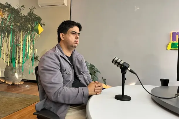 Jo&atilde;o Carlos Diniz Costa durante entrevista na R&aacute;dio Massa em Dourados