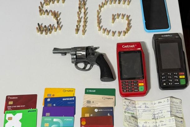 Objetos apreendidos pela equipe da Pol&iacute;cia Civil de Caarap&oacute;