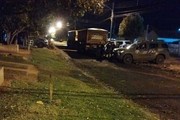 Equipes do Batalh&atilde;o de Choque no local do confronto