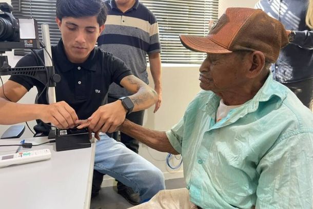 C&iacute;cero da Silva, de 109 anos, foi quem &lsquo;inaugurou&rsquo; o primeiro posto de identifica&ccedil;&atilde;o na Aldeia Te'yikue