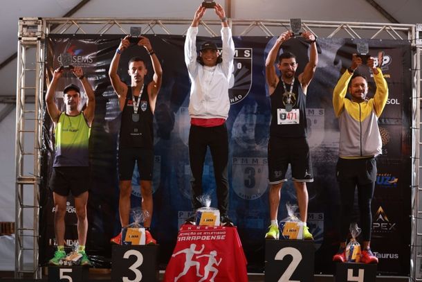 O atleta de Caarap&oacute;, Walison Ferreira, campe&atilde;o geral na categoria 5km