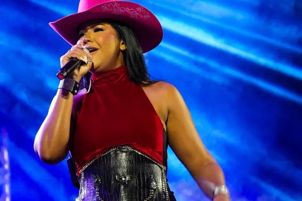 Juliana come&ccedil;ou a cantar profissionalmente h&aacute; cerca de dez anos, ainda em Aquidauana (Foto: Reprodu&ccedil;&atilde;o Instagram)