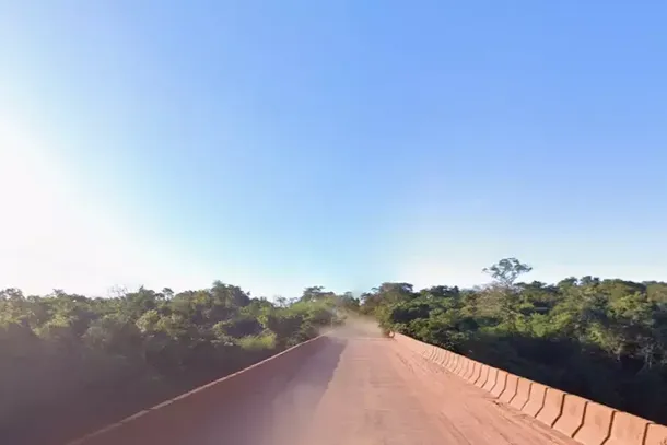 Regi&atilde;o da rodovia onde acidente aconteceu na madrugada deste domingo (Foto: Google Street View)