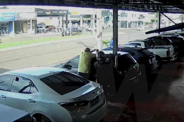 Momento da execu&ccedil;&atilde;o de Vitor Orsini