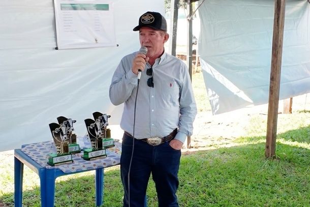 Presidente do Sindicato Rural de Caarap&oacute;, Edio Kilian, discursando em um dos eventos realizados durante a 33&ordf; Expoac