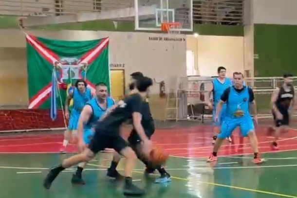 Lance de uma das partidas deste domingo (13), 2&ordf; Ta&ccedil;a Professor Eg&iacute;dio Fernandes