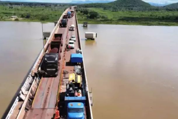 Ponte sobre o Rio Paraguai, na BR-262, tem 1.890 metros de extens&atilde;o (Foto: Saul Schramm/arquivo)