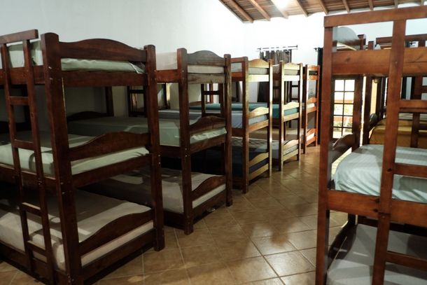 O local conta com op&ccedil;&atilde;o de acomoda&ccedil;&otilde;es para at&eacute; 12 pessoas.