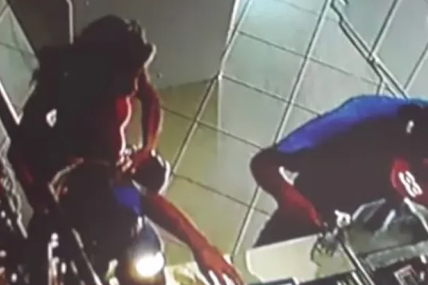 Imagens da loja 'entregaram' casal golpista