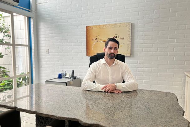 Victor Spina Satriano, engenheiro especializado, destaca-se como guia para empresas nas novas exig&ecirc;ncias do eSocial desde janeiro de 2023.