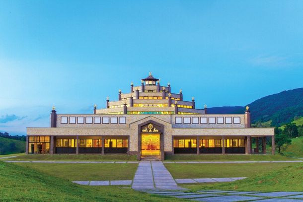 Templo Budista Kadampa em Cabre&uacute;va 