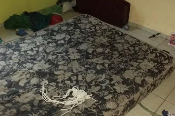 A v&iacute;tima foi levada para uma casa e colocada em um colch&atilde;o