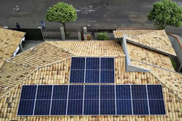 A SolRic transforma luz do sol em energia limpa e barata