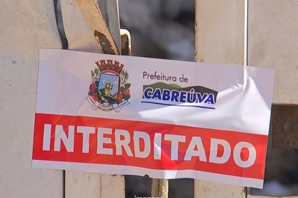 Dep&oacute;sito de sucatas &eacute; interditado e dono diz agir com transpar&ecirc;ncia