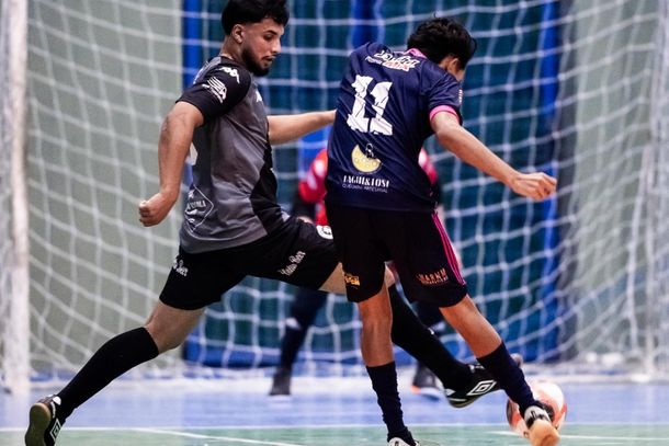 Disputa de bola com ra&ccedil;a e vontade do come&ccedil;o ao fim