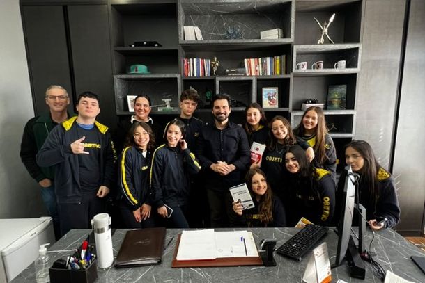 Alunos do Journalism Club vivenciam jornalismo na pr&aacute;tica no Portal da Cidade